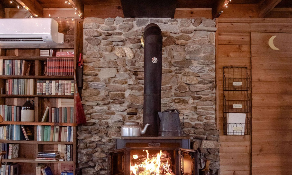 Cattail Creek Cabin | Charming Cattail Cabin Nestled in the Mountains