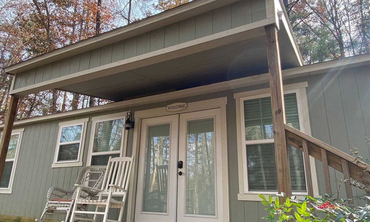 Demorest Cottage | Charming Demorest Cottage - Dog Friendly!