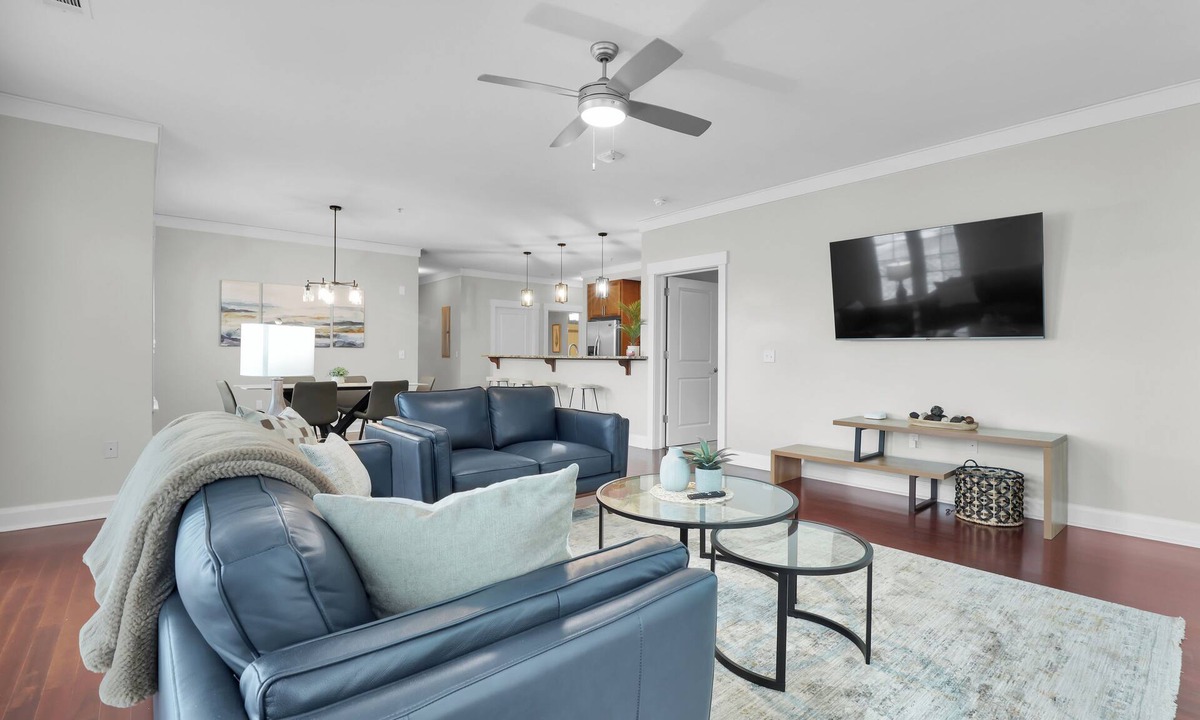 Old West Broad Neighborhood Apartment | Charming Historic District 3BR | The Juliette