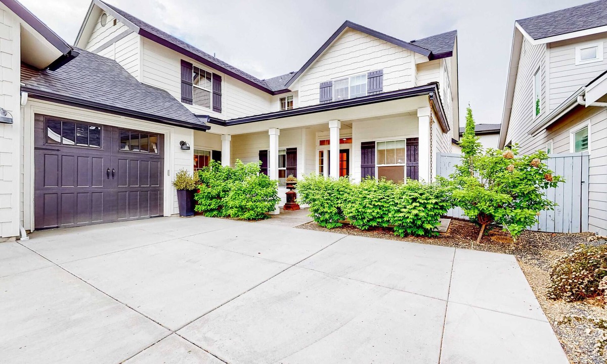 North End House | Charming North End Farmhouse Near Foothills