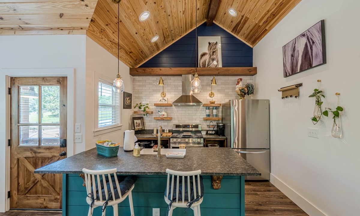 Tate House | Charming Unique Stay surrounded by nature and horses!