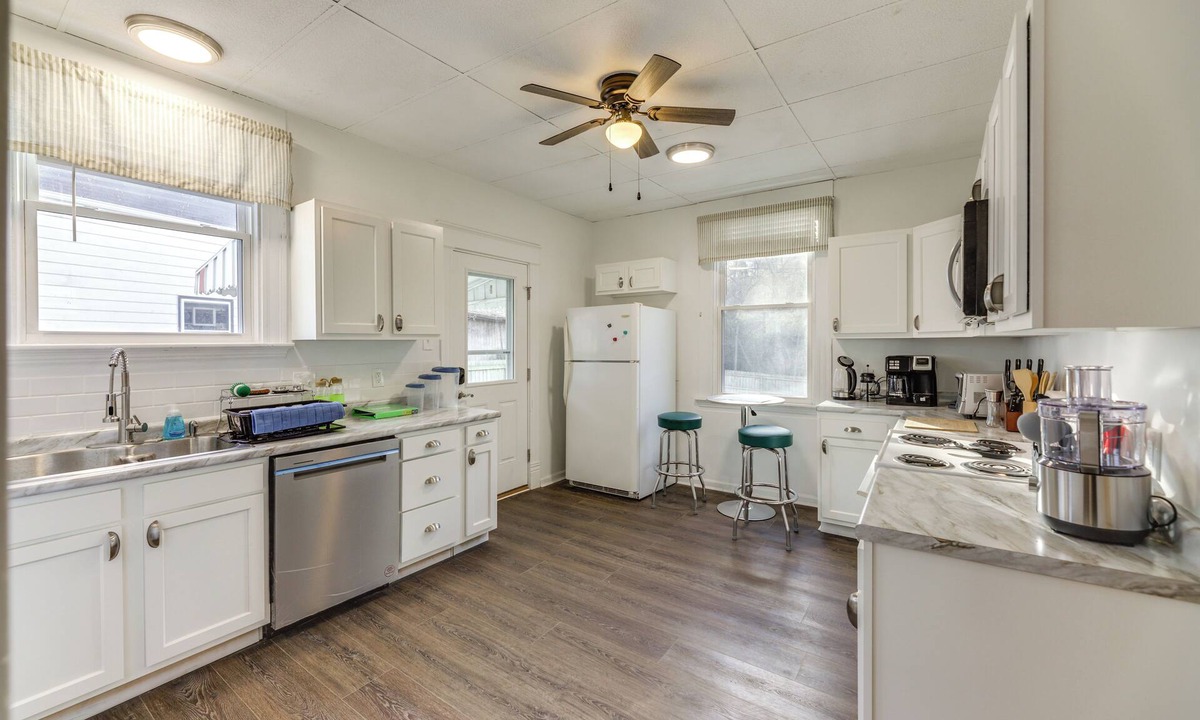 Ludlow House | Cincinnati Area Vacation Rental ~ 3 Mi to Downtown