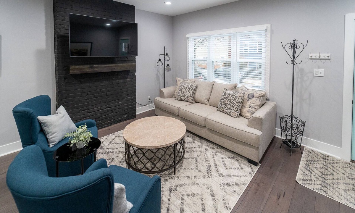 South Side Slopes House | Clean and comfortable 3BR home in the South Side neighborhood
