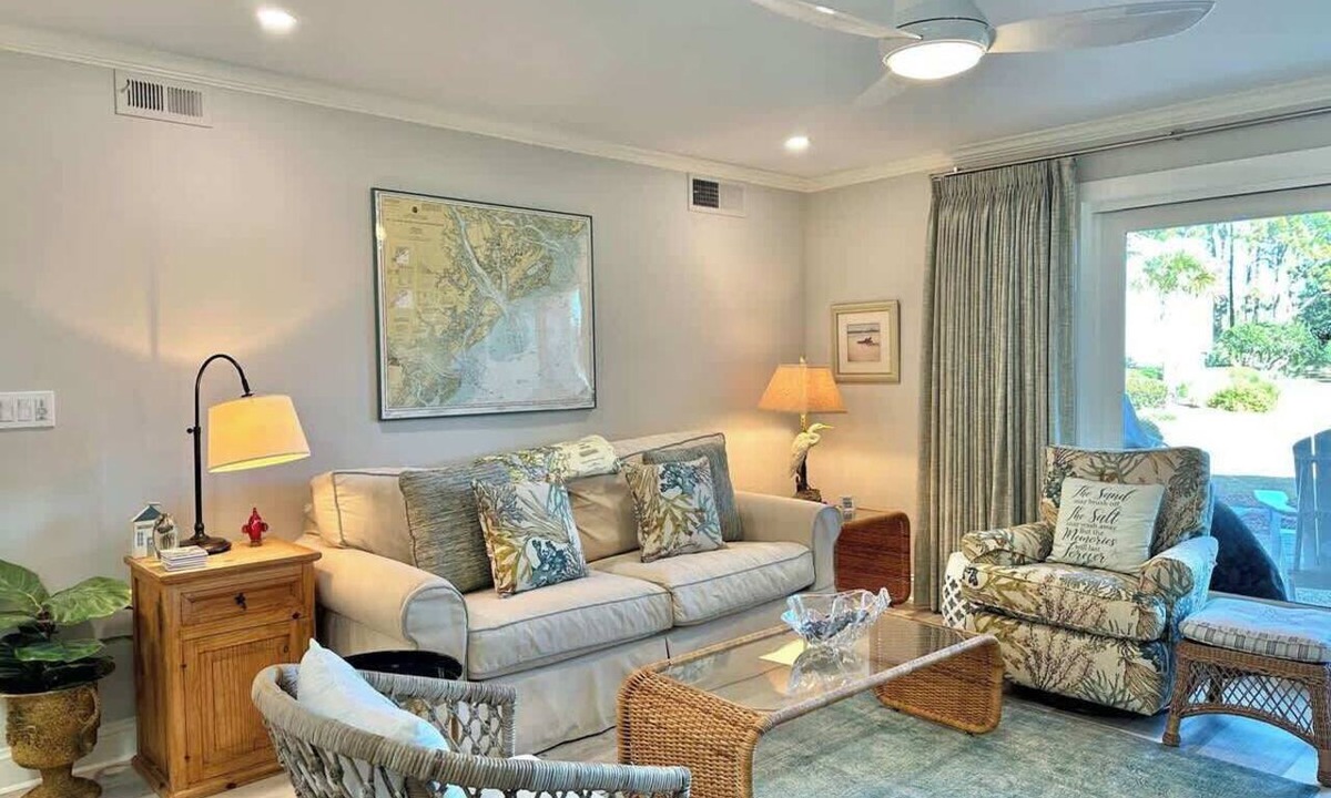 South Beach Condo | Coastal Chic Villa Near Beach & Marina Hilton Head