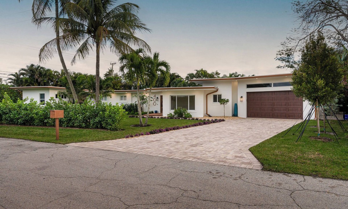 Lake Ida Shores House | Coastal Modern Luxury, 5+ Bed, Pool, Everything. Five-Star Resort Style Living.