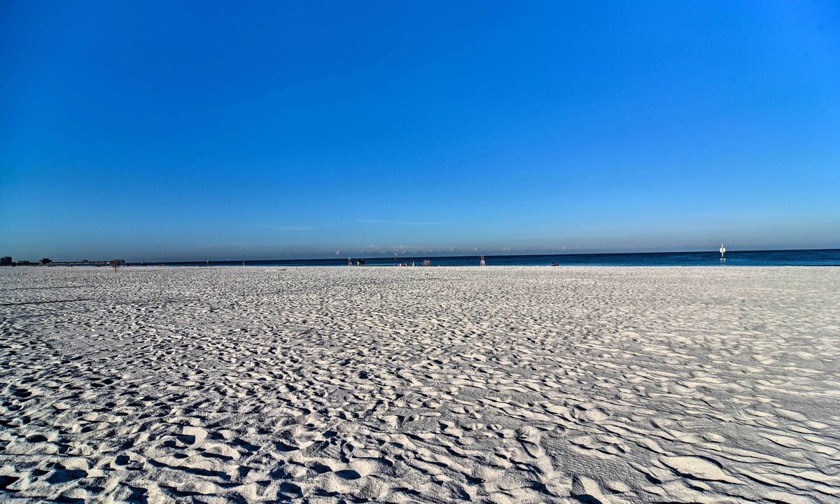 Clearwater Beach House | Coastal 'Sea Side' Townhome - Walk to Beach!