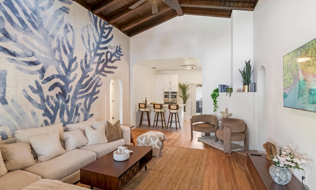 Northeast Miami Villa | Coastal Villa, All new!Lux Linens, Beach equipment