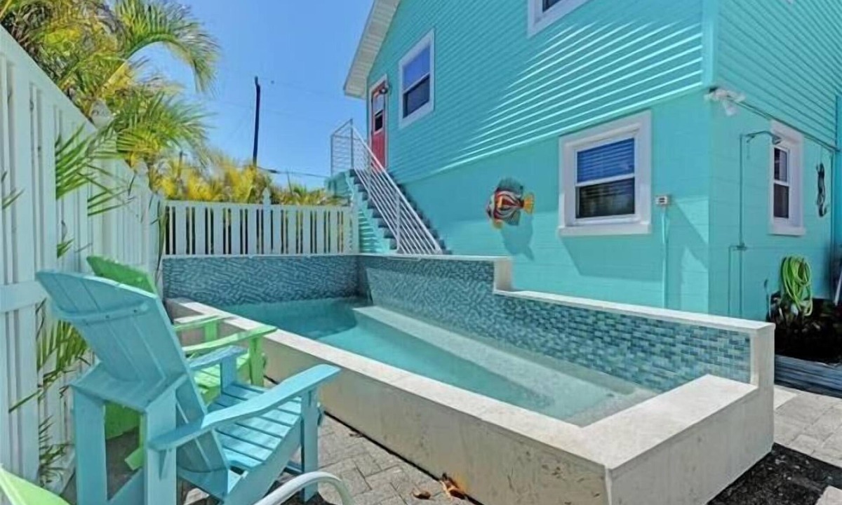 Bradenton Beach House | Coco's Island Retreat: Near Gulf, Bay, Bridge St by Anna Maria Life Vacation Rentals