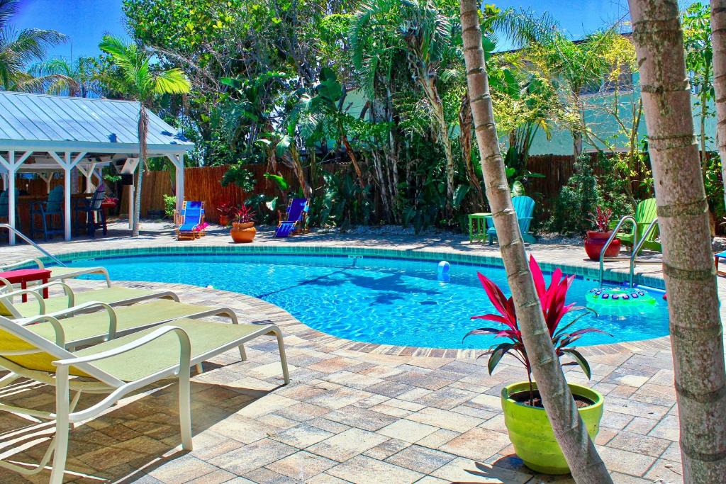 Bay Esplanade Apartment | Coconut Grove Beach Resort Suite 4