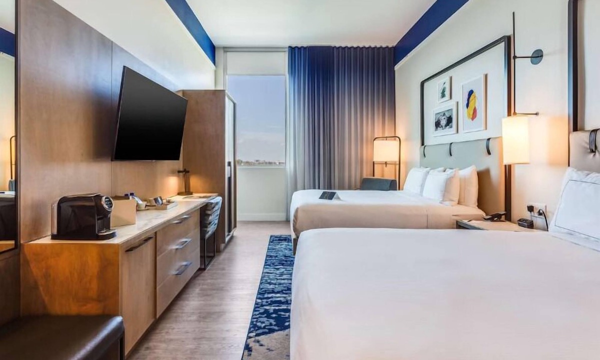 Ojus Hotel | Comfort and Relaxation! Rooftop Swimming Pool, Pet-friendly!
