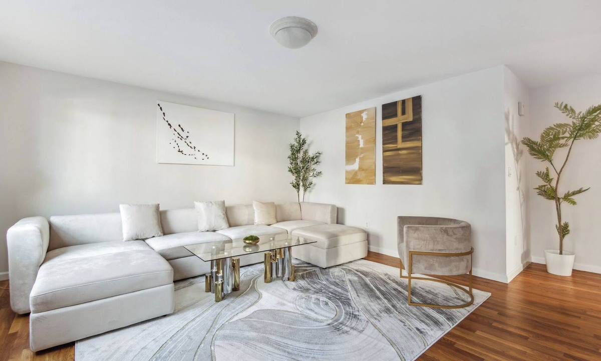 White Plains House | Comfortable 3BR Home/4 Queen Beds/Free Parking/Perfect for Groups
