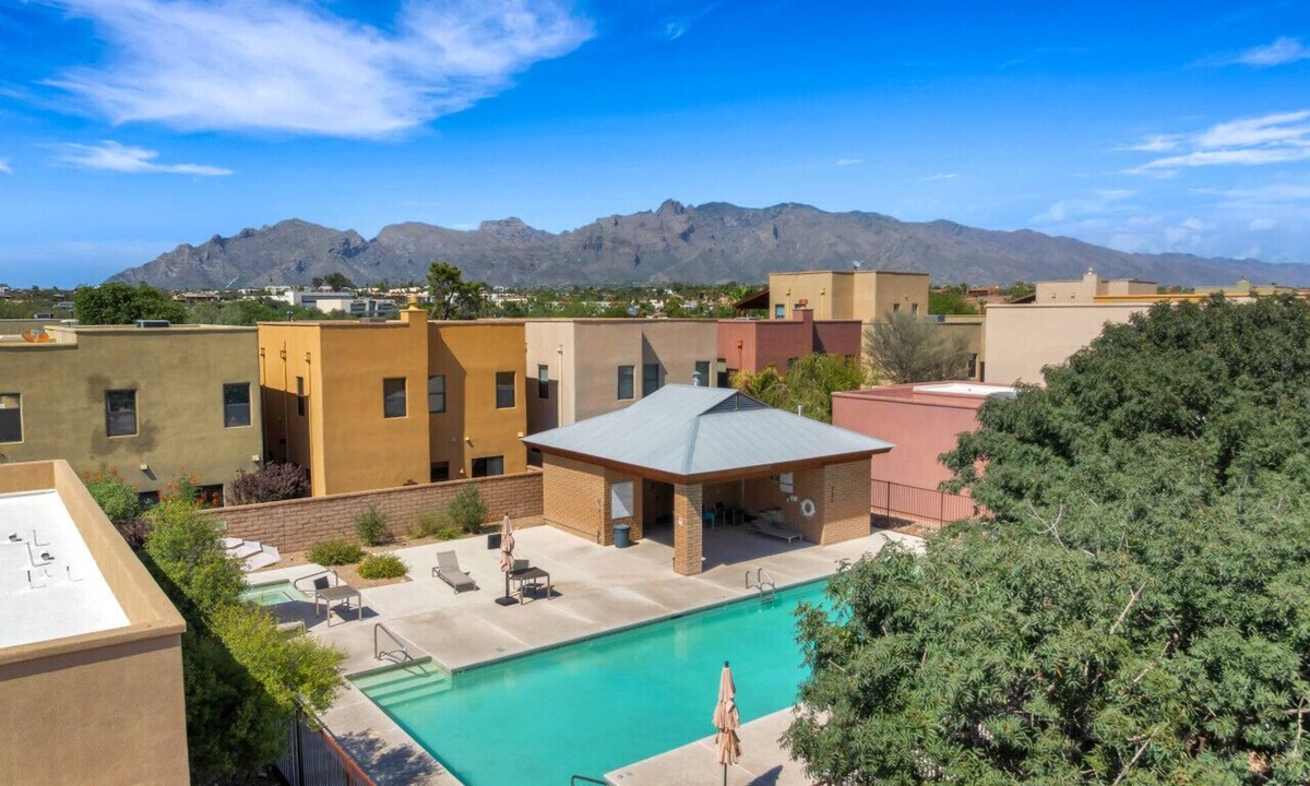 Tucson House | Comfortable 4BR, 4BA Townhouse w/Pool & Spa