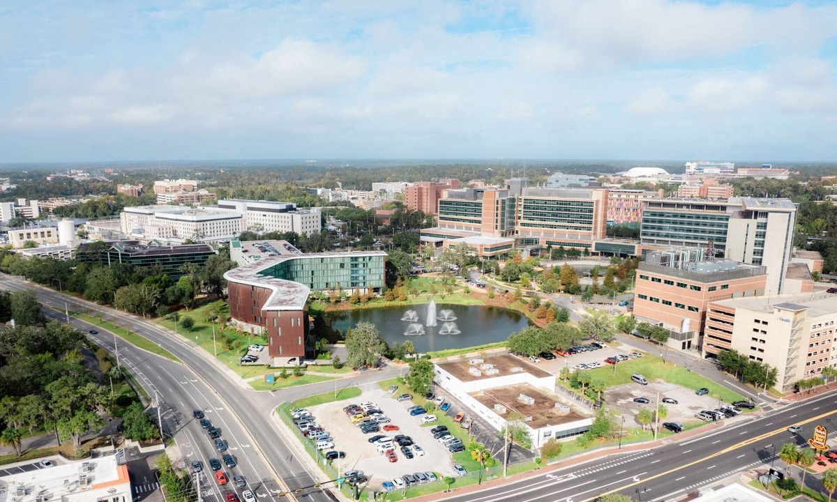 Gainesville Hotel | Comfortable King ADA Room near UF Campus