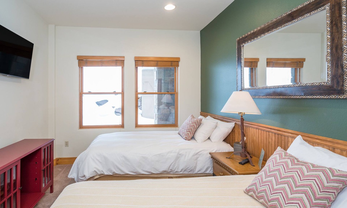 Mountain Village Hotel | Convenient and Cozy Lock-Off Room With Extra Amenities