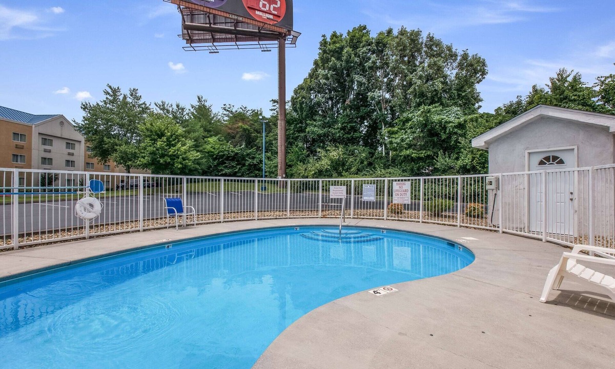 Knoxville Hotel | Convenient & Pet-Friendly Stay Near Knoxville's Top Attractions | 4 Units