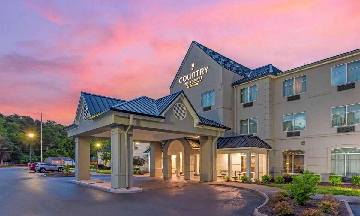 Newport News Hotel | Country Inn & Suites by Radisson, Newport News South, VA