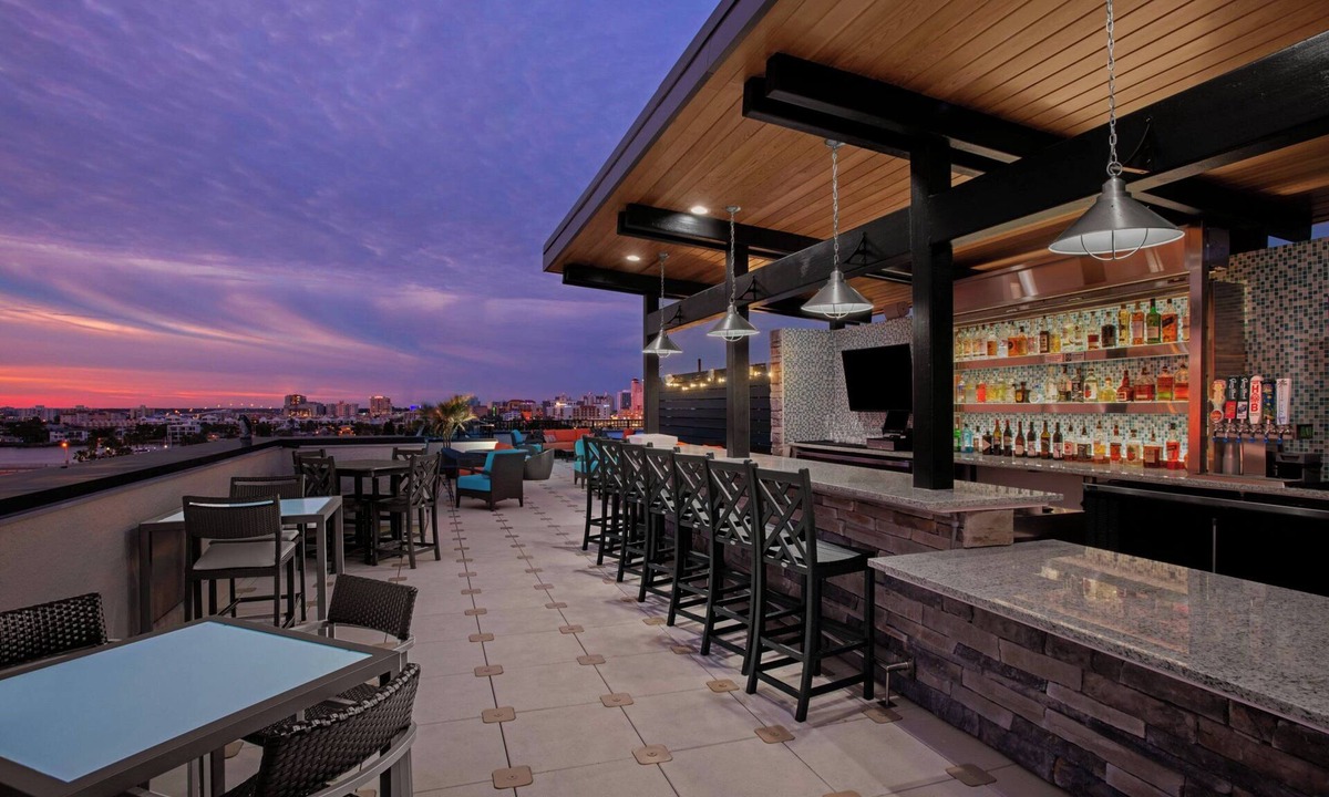 Clearwater Beach Hotel | Courtyard by Marriott Clearwater Beach