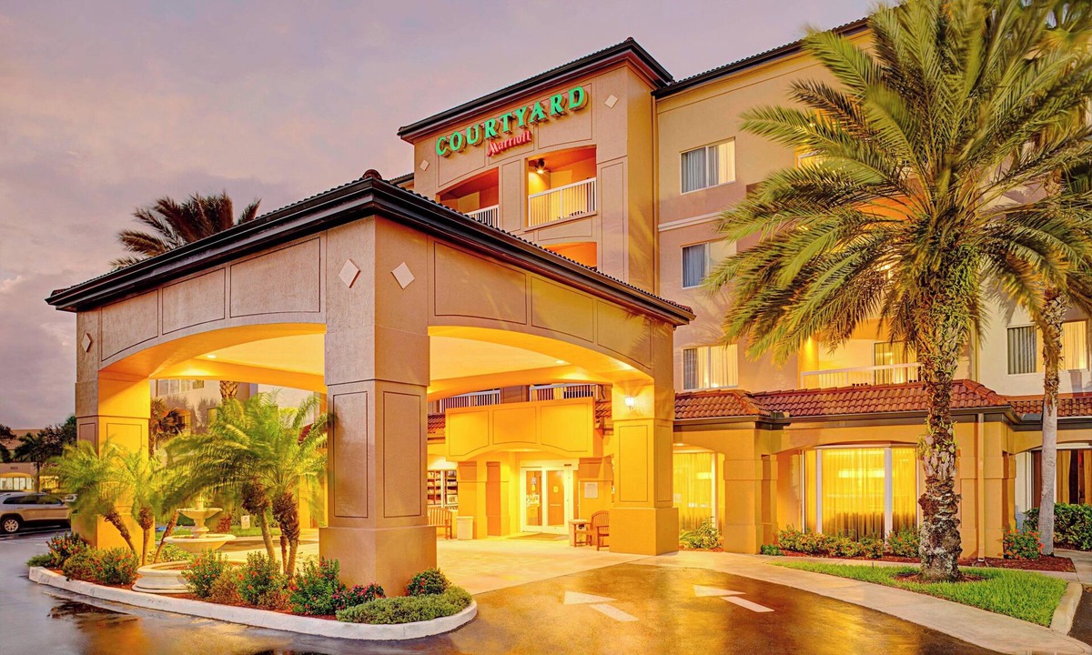 West Palm Beach Hotel | Courtyard by Marriott West Palm Beach Airport