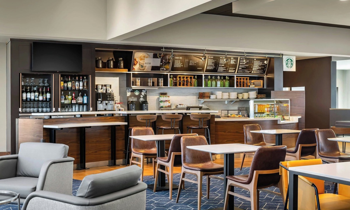 Mendota Heights Hotel | Courtyard by Marriott Minneapolis-St. Paul Airport