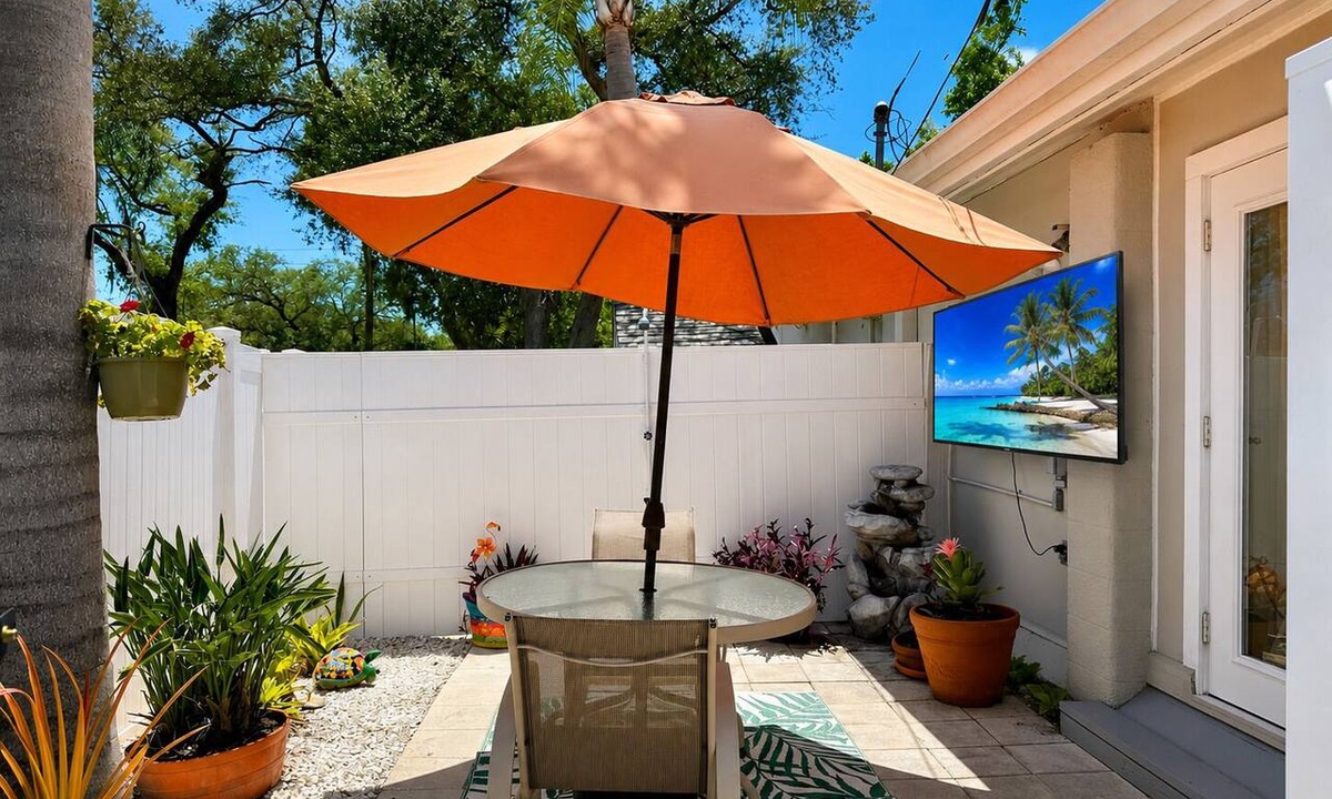 Sarasota Springs House | Cozy 1-bedroom private room in Sarasota.