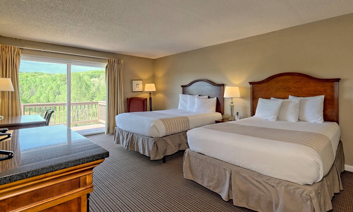 Clayton Hotel | Cozy 1-Bedroom Retreat with 2 Queen Beds in Clayton, GA