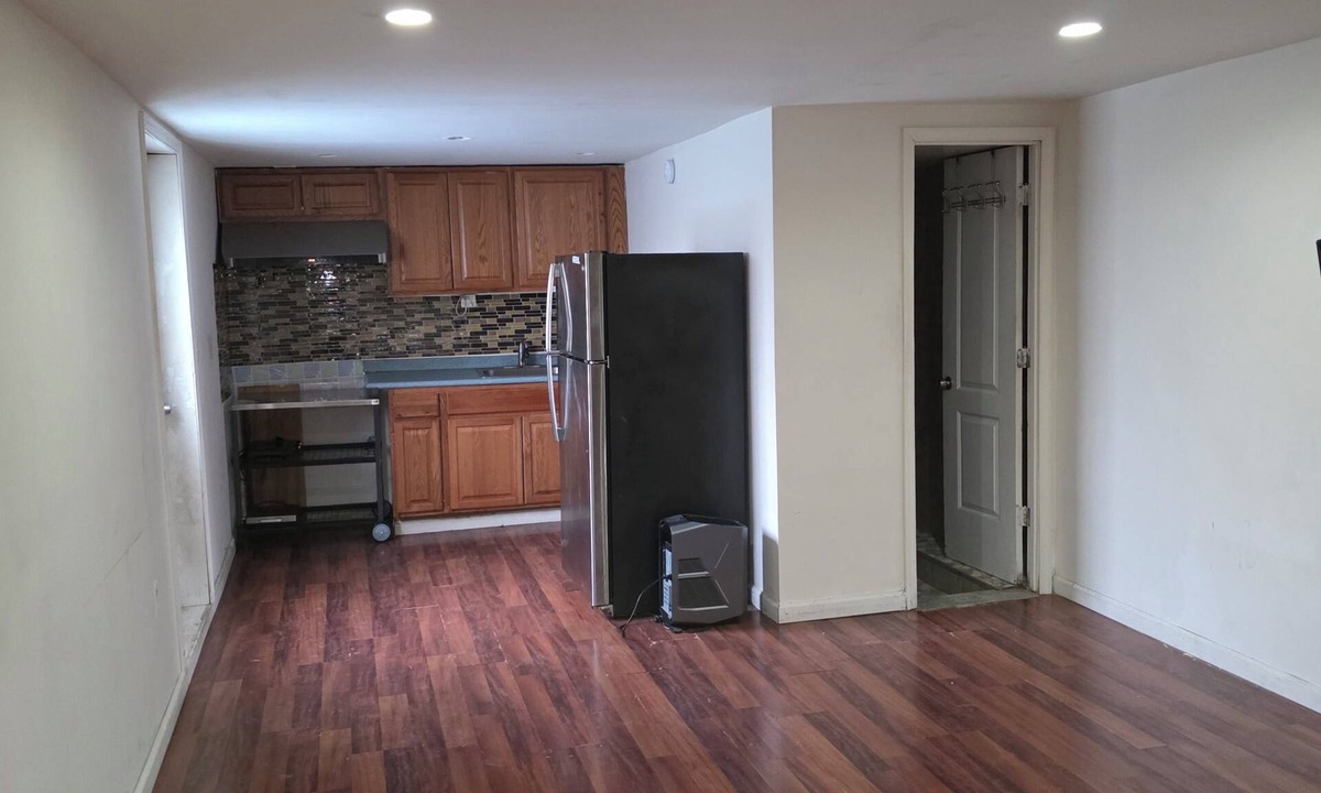 Oxon Hill House | Cozy 1-bedroom house in quaint Fort Washington with AC