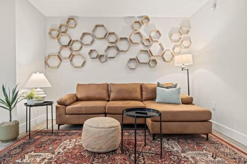 Gulph Mills Apartment | Cozy 1 BR 1 BA King Bed Apt Free Parking Sleeps 4
