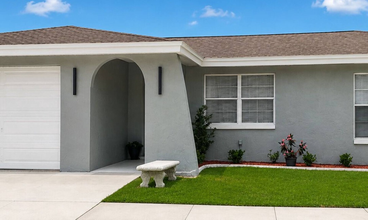 Oldsmar House | Cozy 2-bedroom house in enjoyable Oldsmar with AC