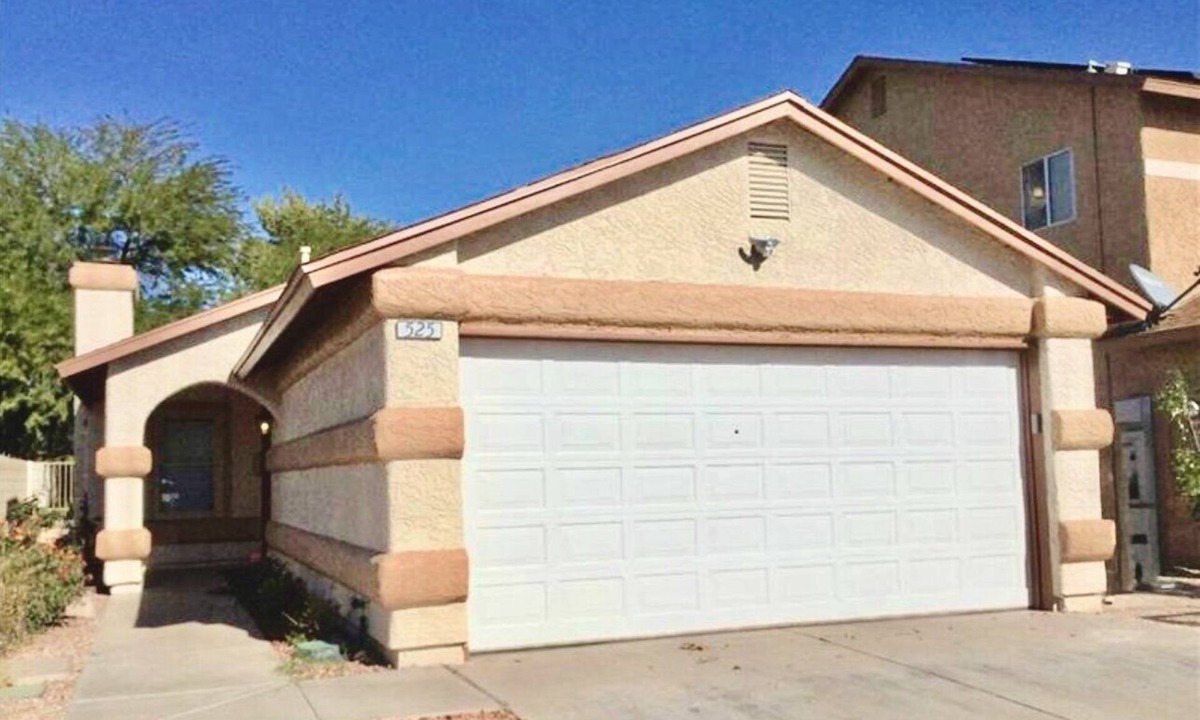 Henderson House | Cozy 2-bedroom house in Henderson with WiFi, AC, Solar