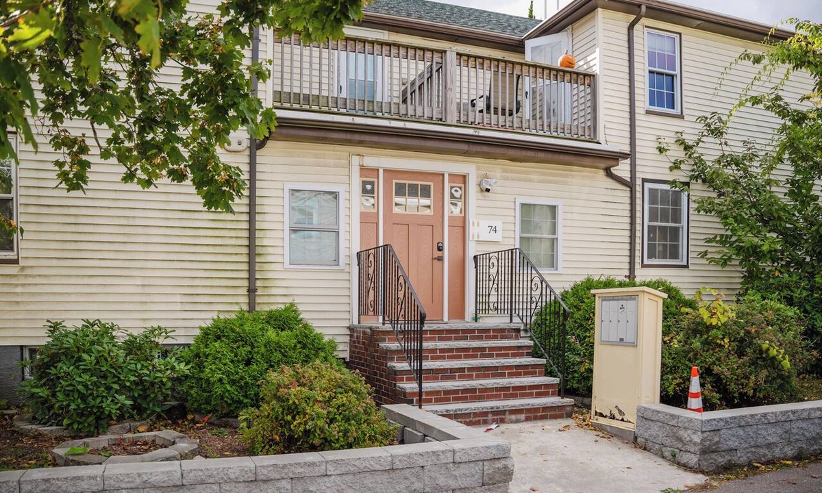 Quincy Apartment | Cozy 2BR Quincy Hideout Pet-Friendly Wollaston Beach & Red Line 74L