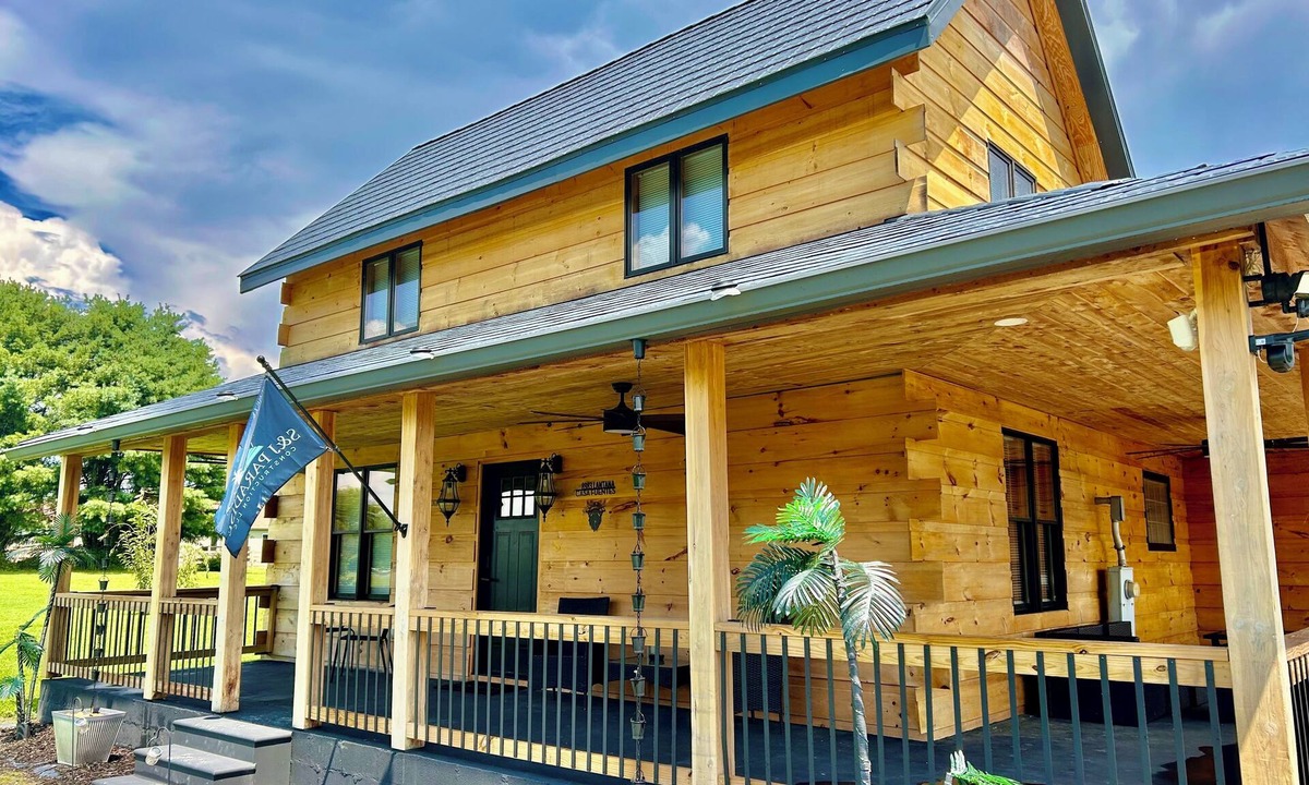 Crossville Cabin | Cozy Cabin Escape Sleeps 6 Games 65” TV