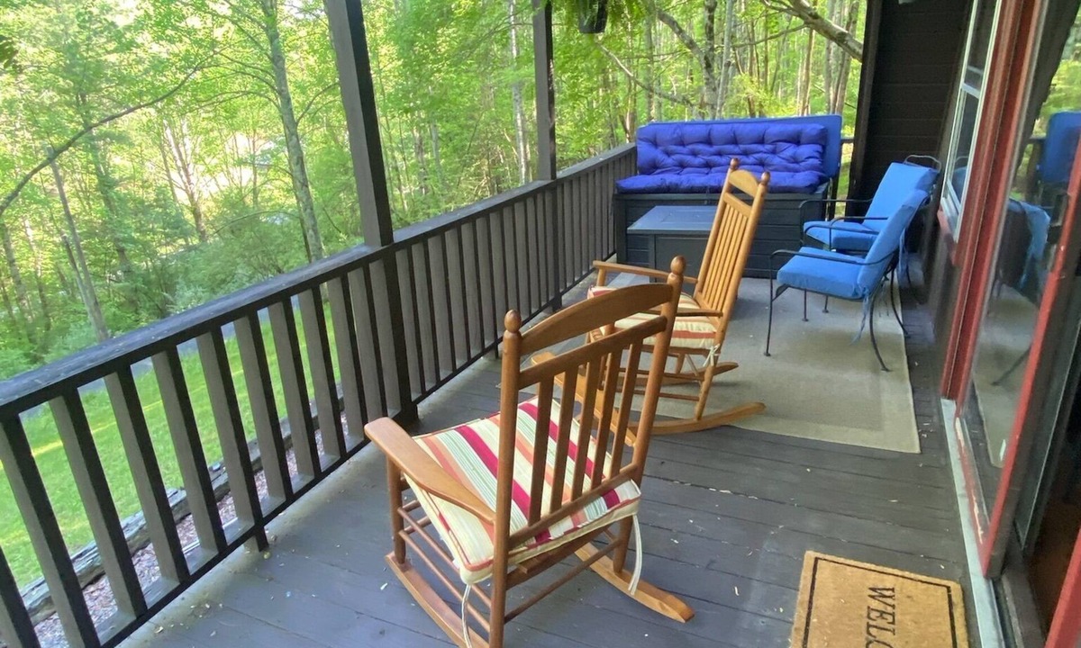 Burnsville Cabin | Cozy Cabin Near Mt. Mitchell, Blue Ridge Pkwy, SouthToe River, Burnsville & more