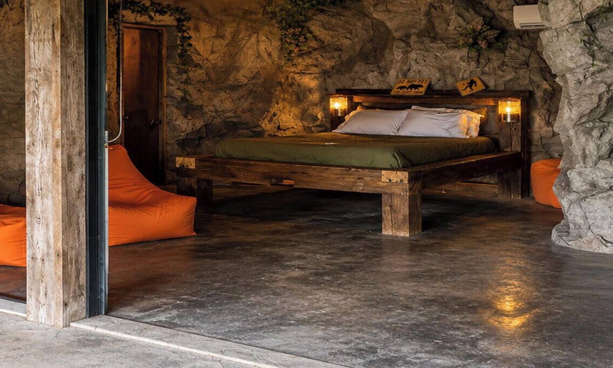 Lancaster Apartment | Cozy Cave - With a View