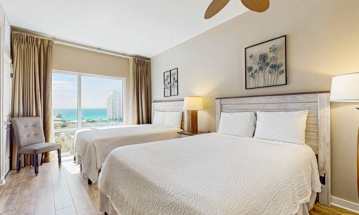 Sandestin Apartment | Cozy coastal efficiency w/shared pool, hot tub & easy beach access