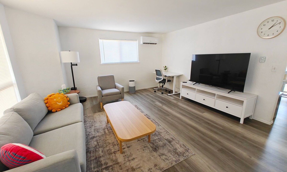 West Lake Stevens House | Cozy home, Walk to Lake, Food & Shops, EV Charger