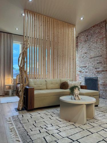 East Allegheny Apartment | Cozy KING Escape Central Free Parking