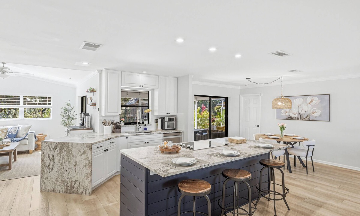 Lake Sarasota House | Cozy Lakeview Home Min to I-75 and near to Siesta key beach