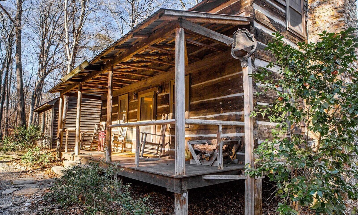Cabarrus County House | Cozy luxurious log cabin near the rocky river