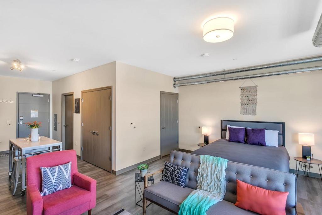 Lawrenceville Apartment | Cozy + Modern Studio in the Heart of Lawrenecville