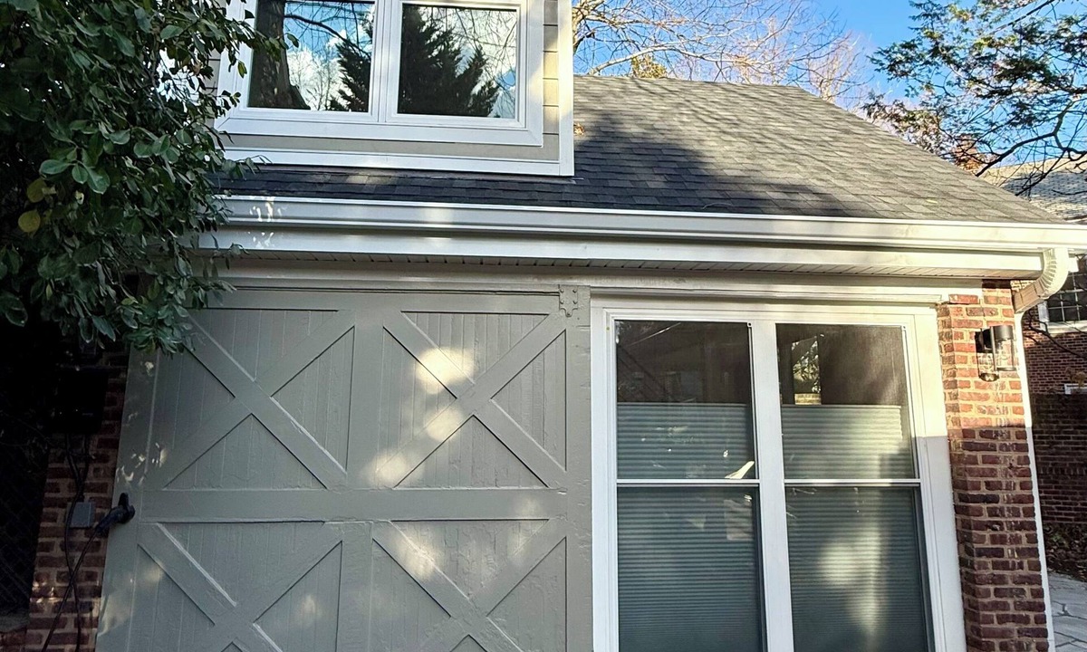 Woodley Park Bed & Breakfast | Cozy studio near downtown DC with off-street parking and close to Metro