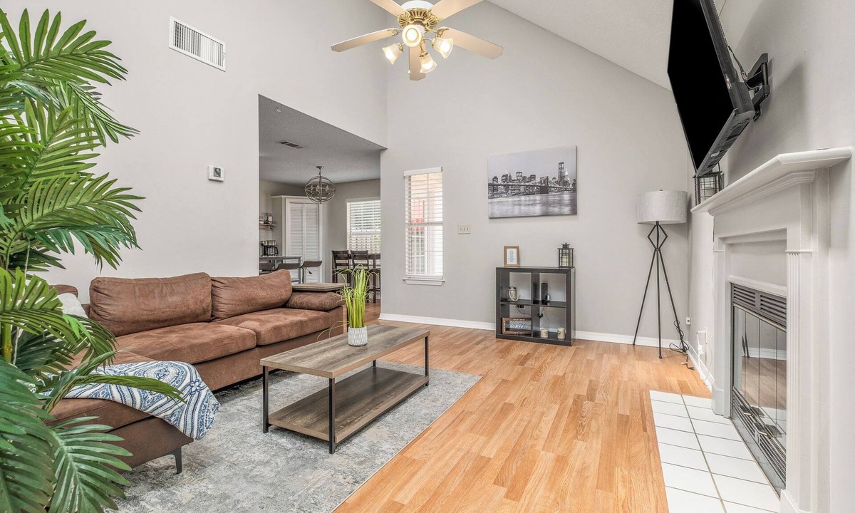 Myrtle Grove House | Cozy Urban Retreat Near Beaches & Downtown