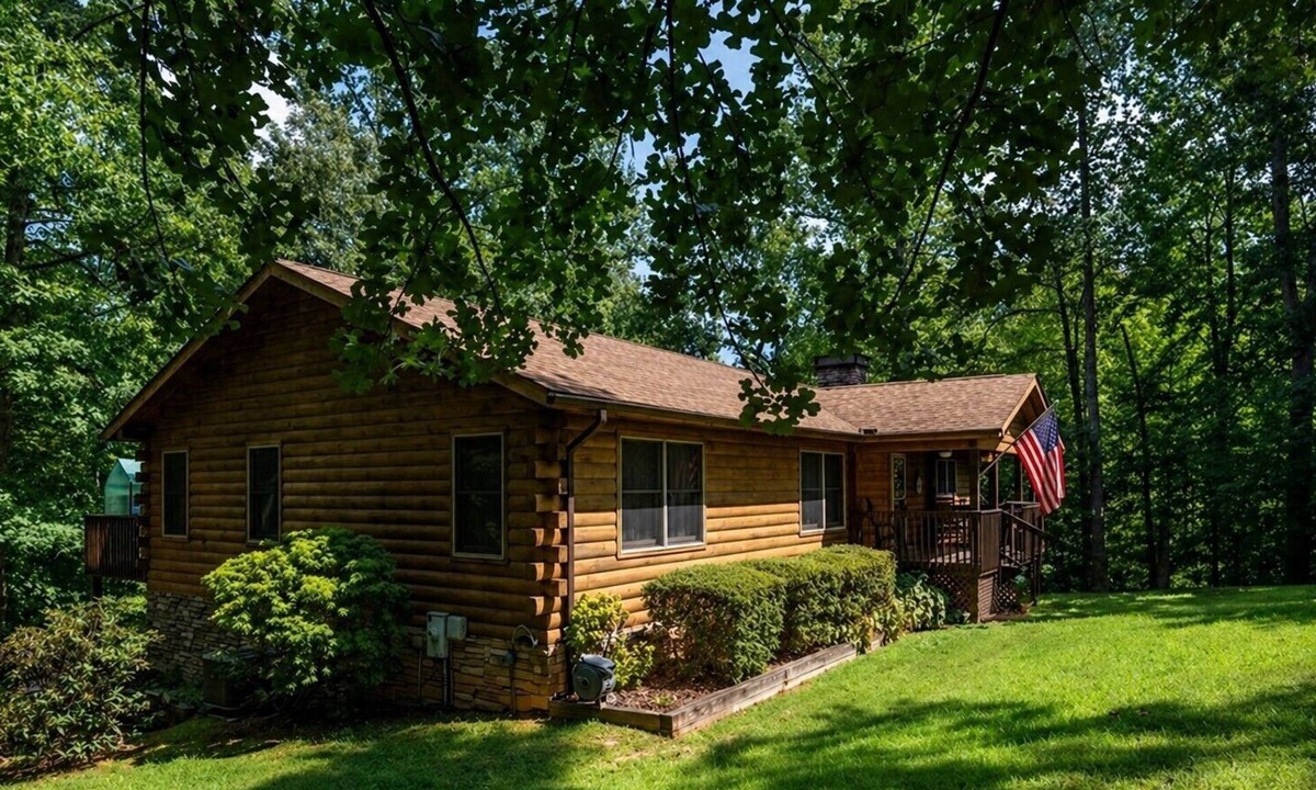 Morgan II House | Cozy Waterfront Log Cabin Retreat on a Quiet Creek