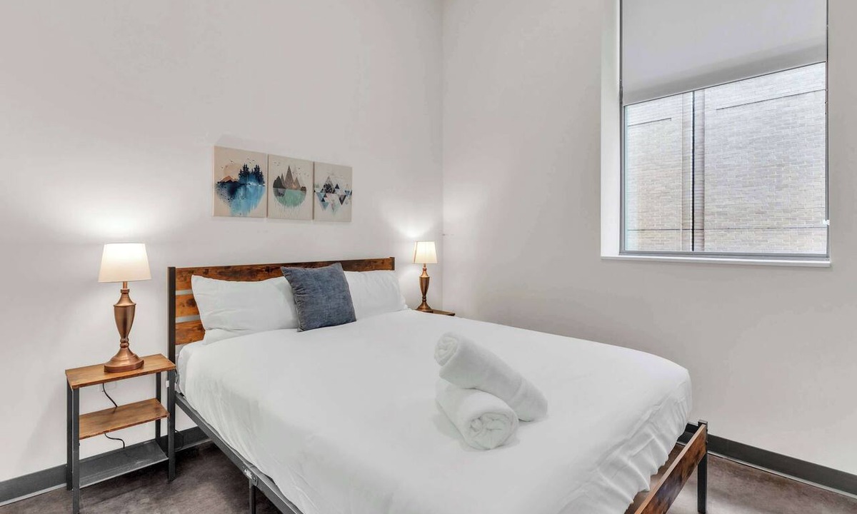 Cultural District Apartment | CozySuites Modern 1BR in Downtown Pitts #21