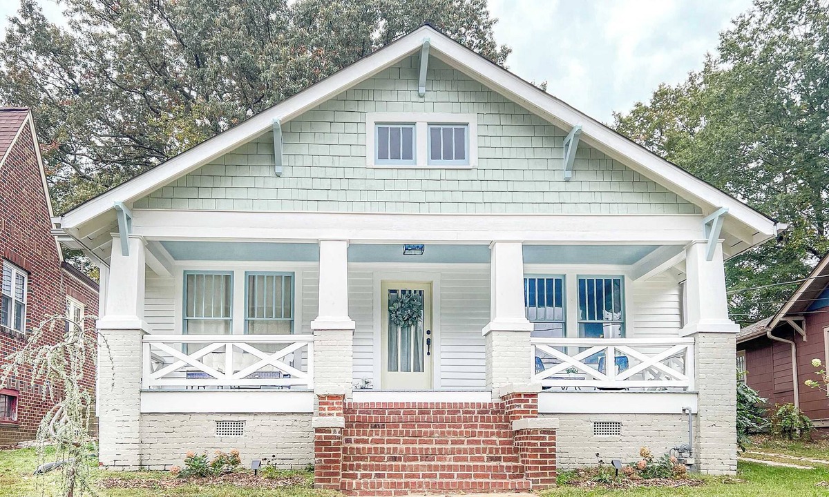 Salisbury House | Craftsman with Designer Finishes