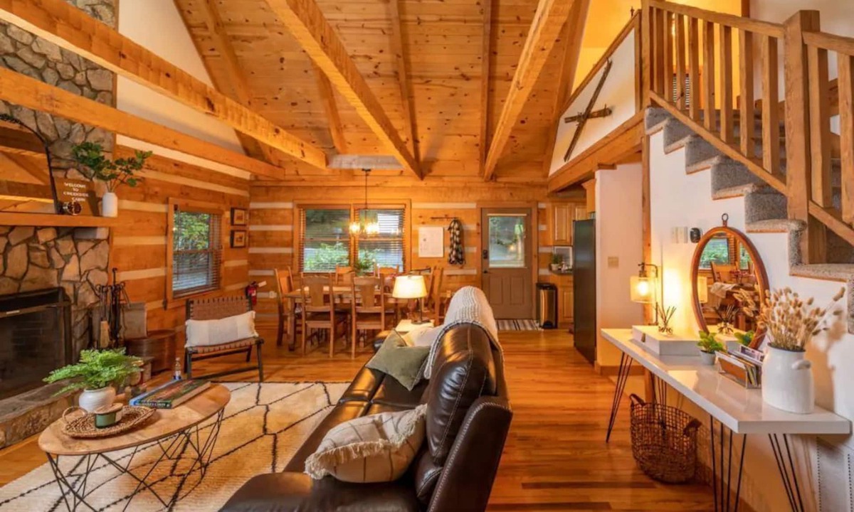 Seven Devils Cabin | Creekside Cabin > 15min to Skiing, Hiking, & the Alpine Coaster > Pet-Friendly