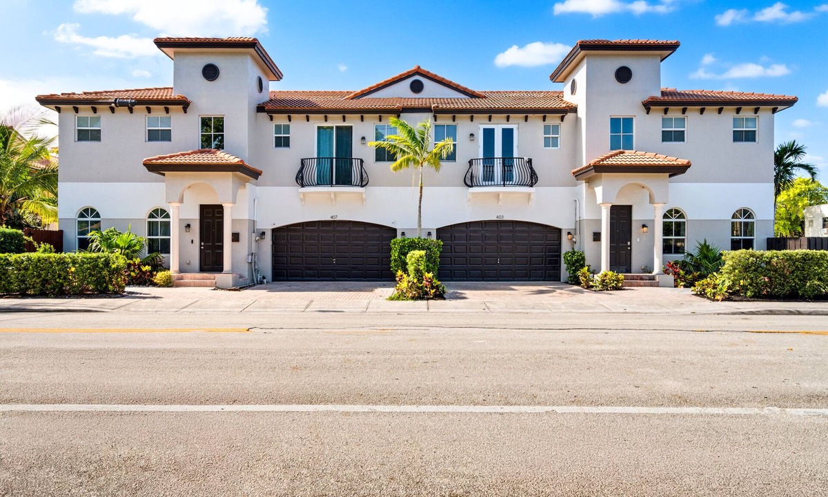 Croissant Park House | Crystal Lights & Starry Nights—close to beach, FLL, Port, Convention & Las Olas!
