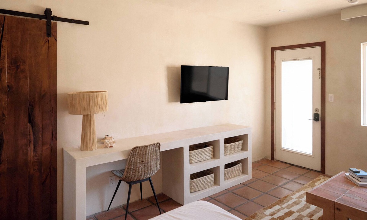 Imperial Beach Hotel | Cute Studio steps to beach