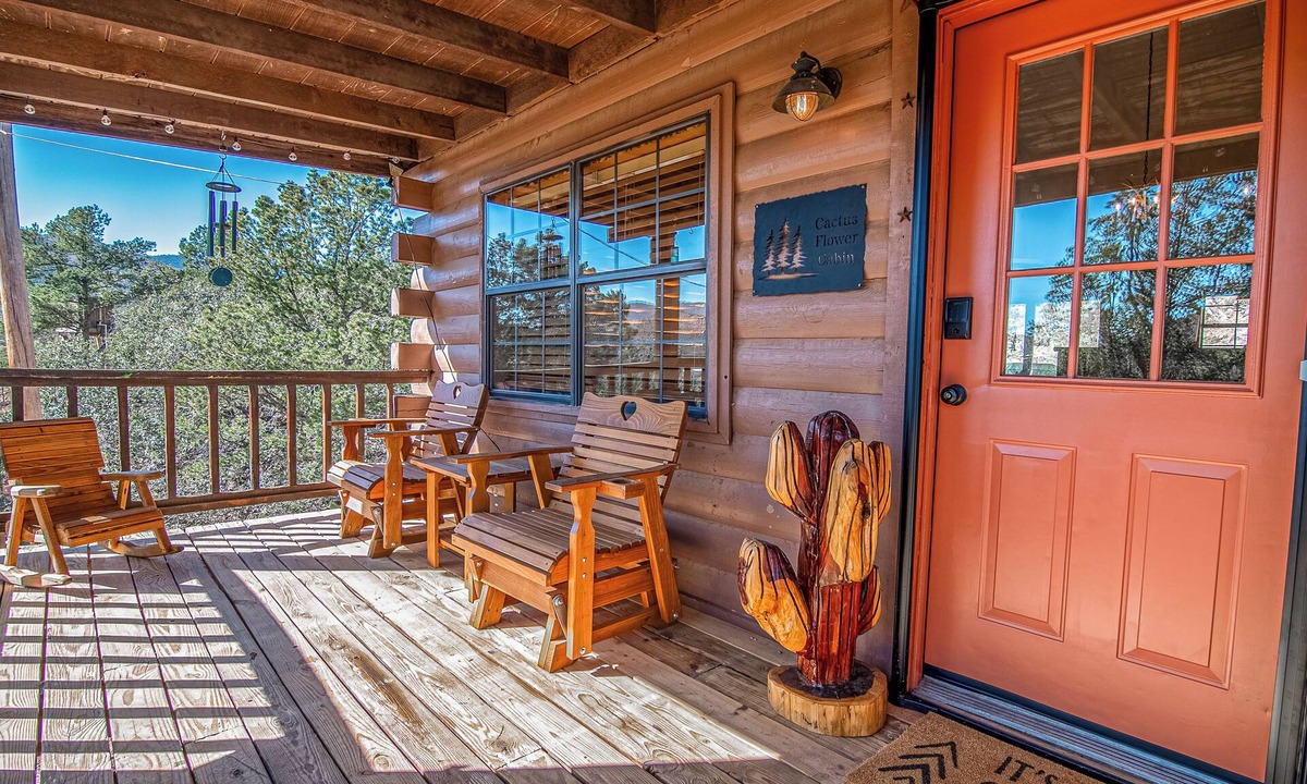 Fort Davis Cabin | Davis Mountains Hideaway-Cactus Flower Cabin