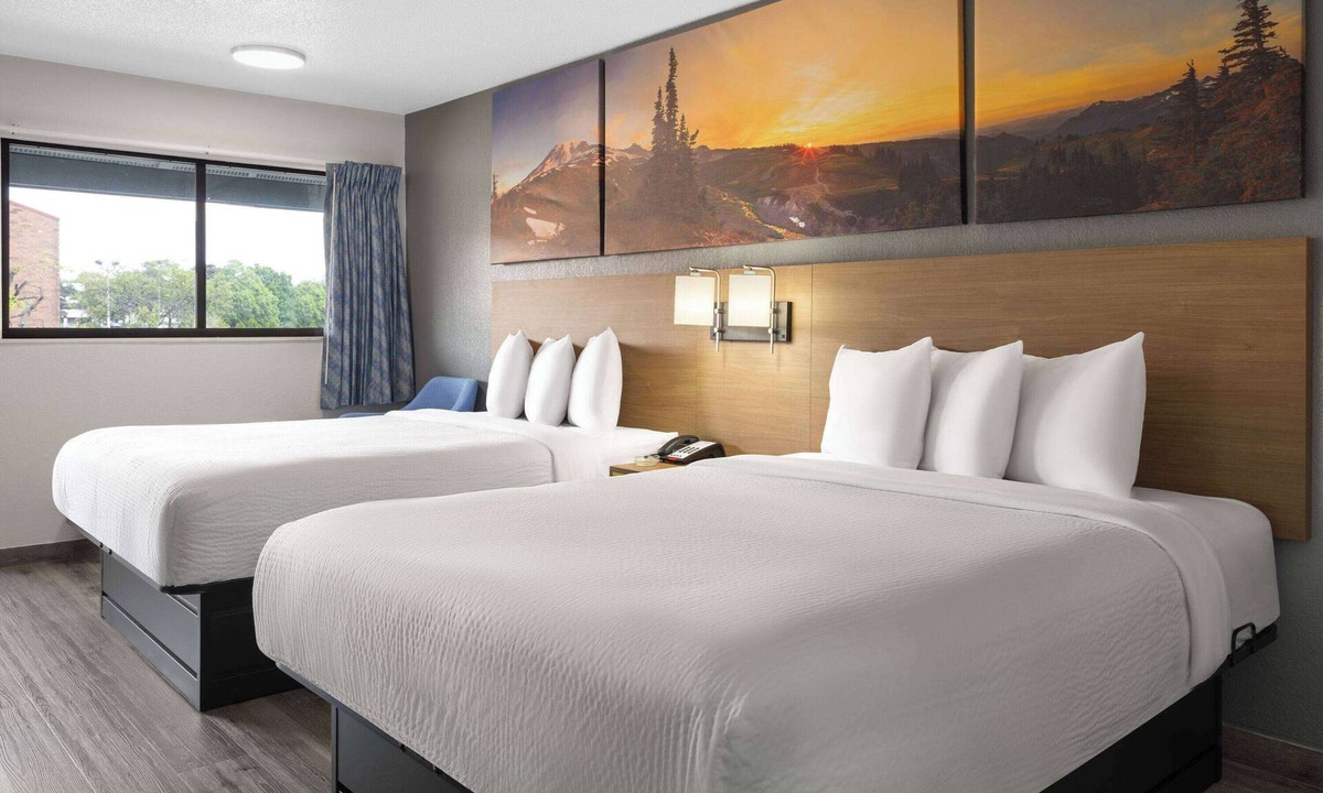 Crosswoods Hotel | Days Inn by Wyndham Columbus/Worthington