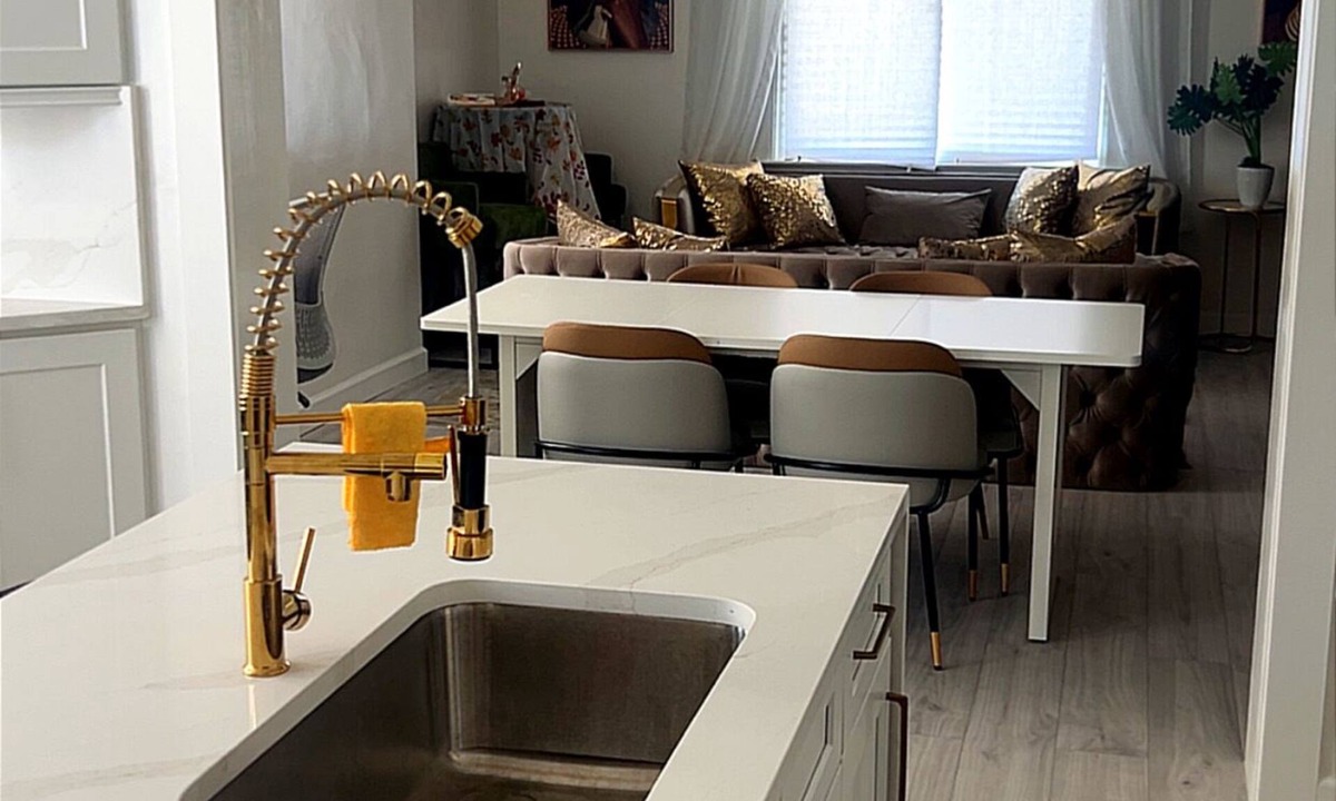 Ross Township House | Delightful and Remodeled 5-bedroom house near the North Shore and Draft Event